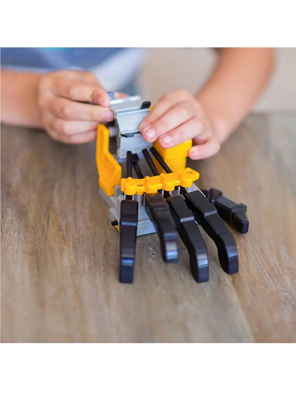 NWT KidzRobotix Motorised Robot Hand STEAM Kit Educational Toy